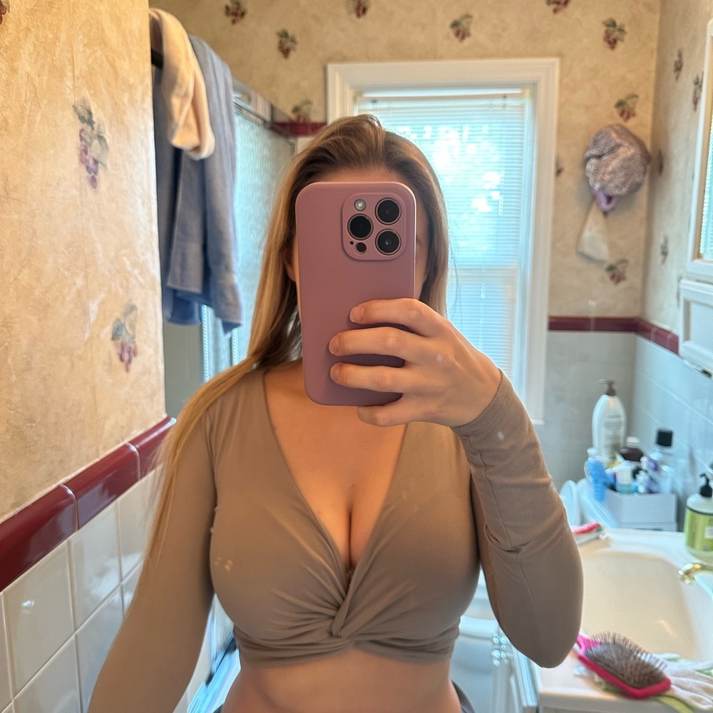 Fashion Nova Long Sleeve Twist Top
